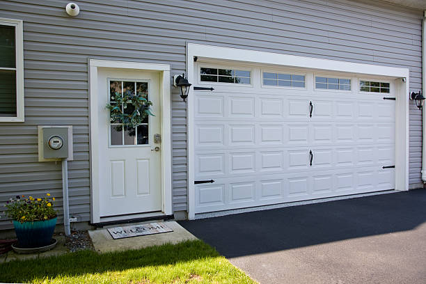 24/7 Emergency Garage Door Panel Replacement experts in Bayboro, NC